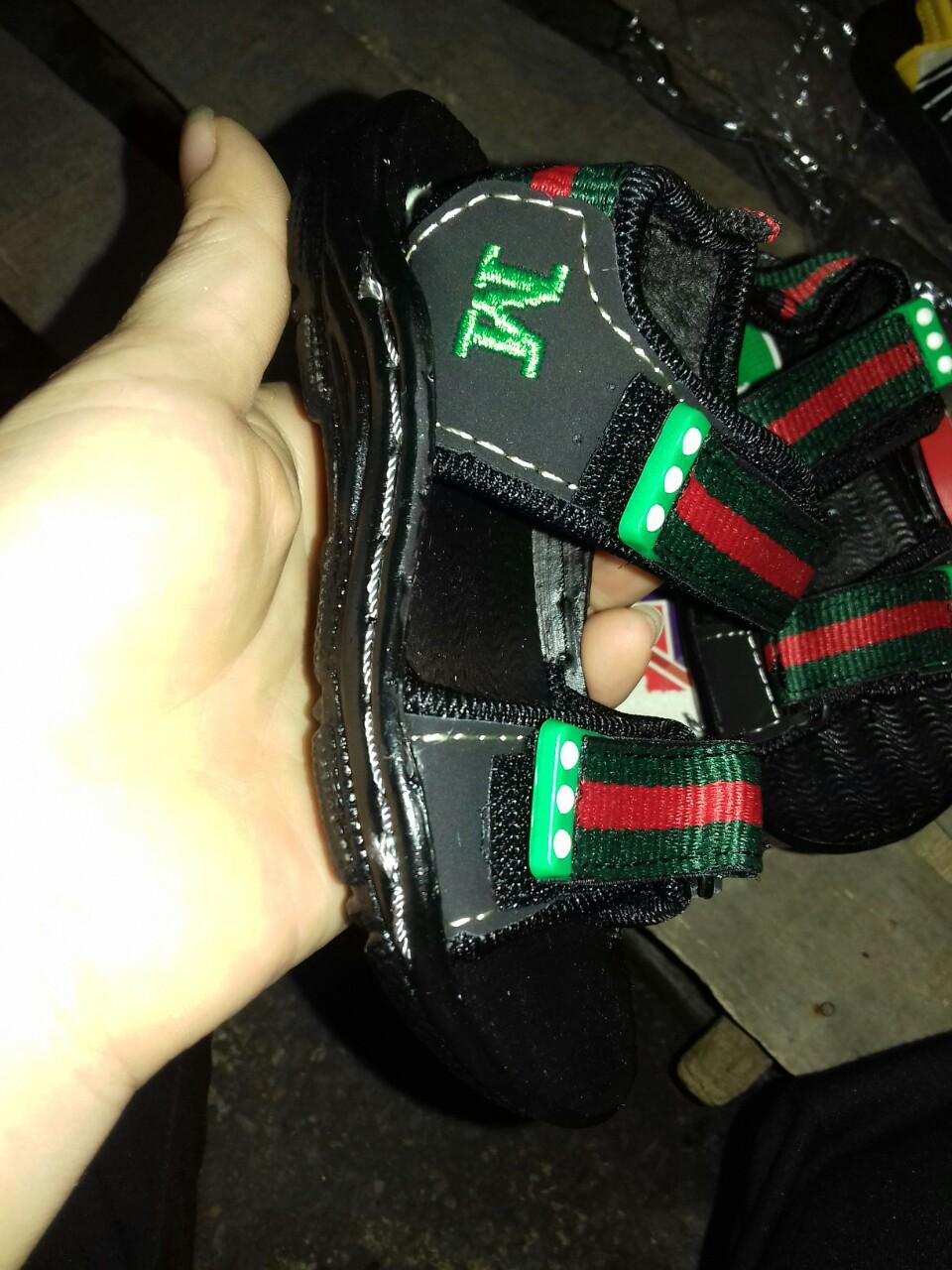Dép Sandal bé trai vải dù 2-5 tuổi, 95k