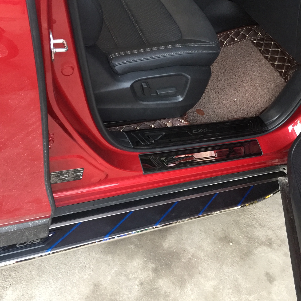 [HCM]ỐP BẬC TRONG VÀ NGOÀI MAZDA CX5 2018- 2019 2020 MÀU TITAN