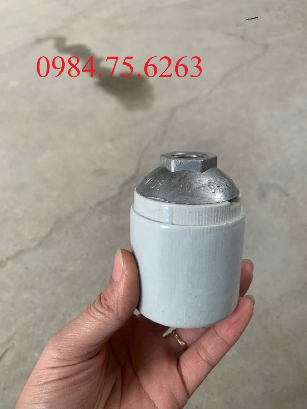 Đui sứ E40