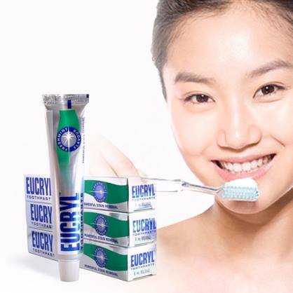 Kem Đánh Trắng Răng Eucryl Toothpaste Freshmint 62g