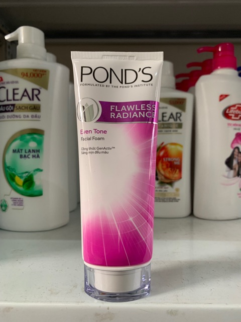 Sữa rửa mặt sáng da Pond's Flawless Radiance 100G