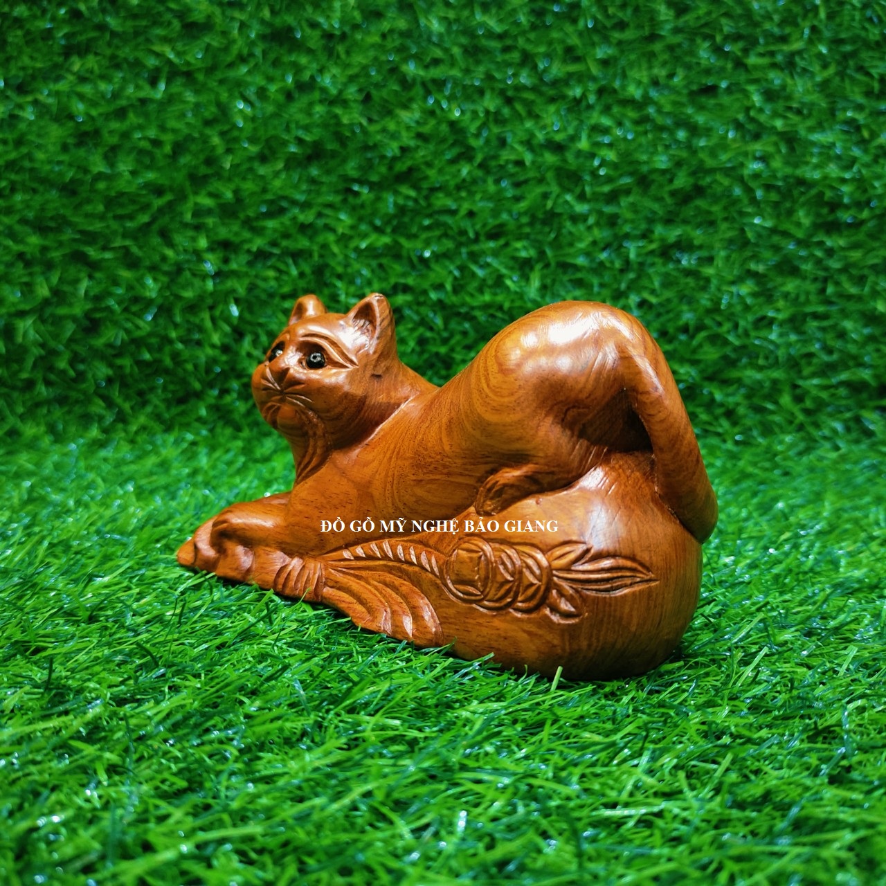 Tượng con mèo gỗ hương 15 cm
