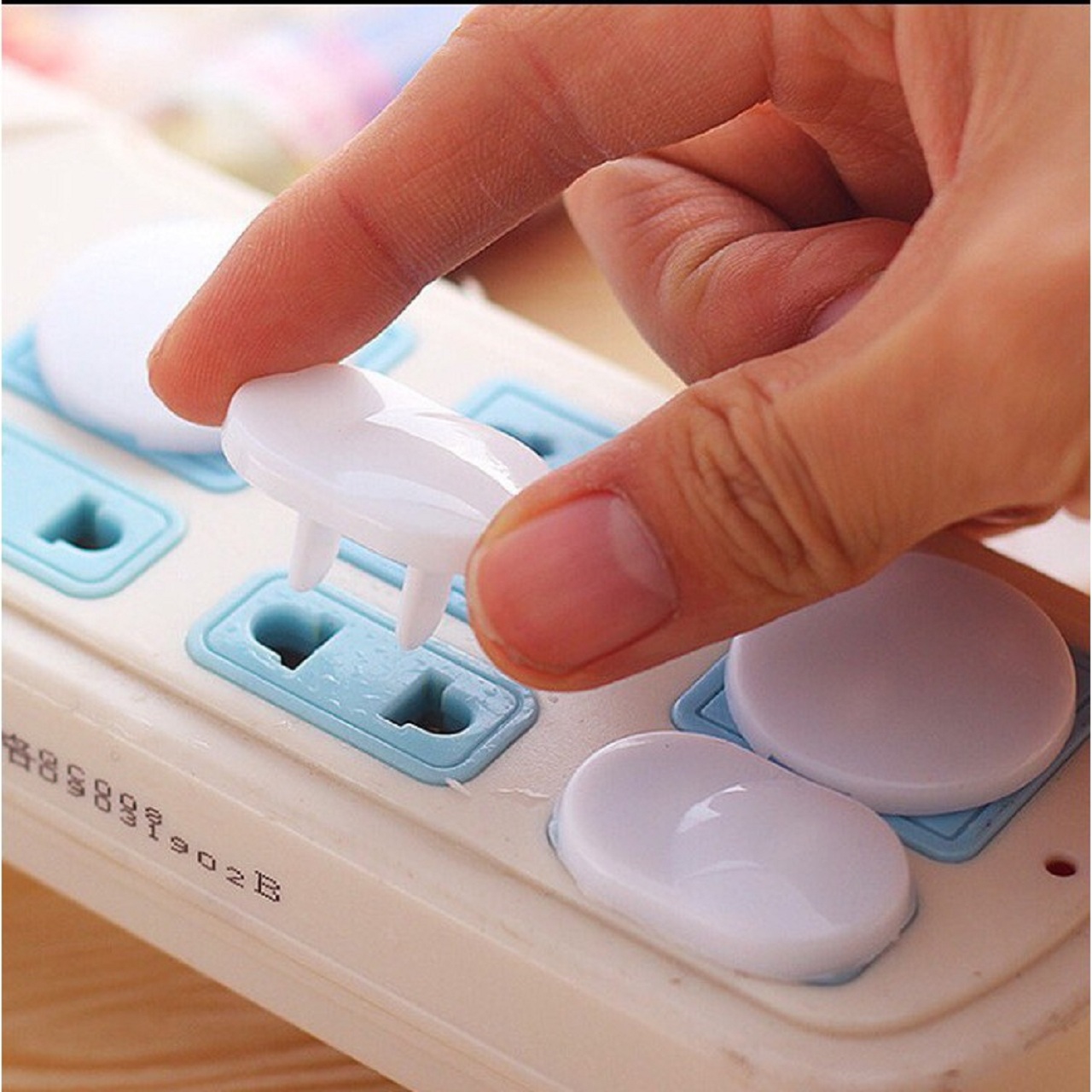 5 Nút bịt ổ điện chống giật an toàn cho bé