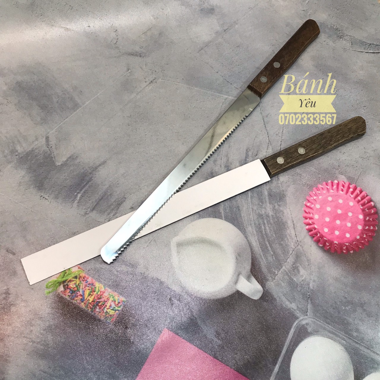 Dao Cắt Bánh Mì Răng Cưa Lưỡi Thép Cán Gỗ 20cm - 25cm