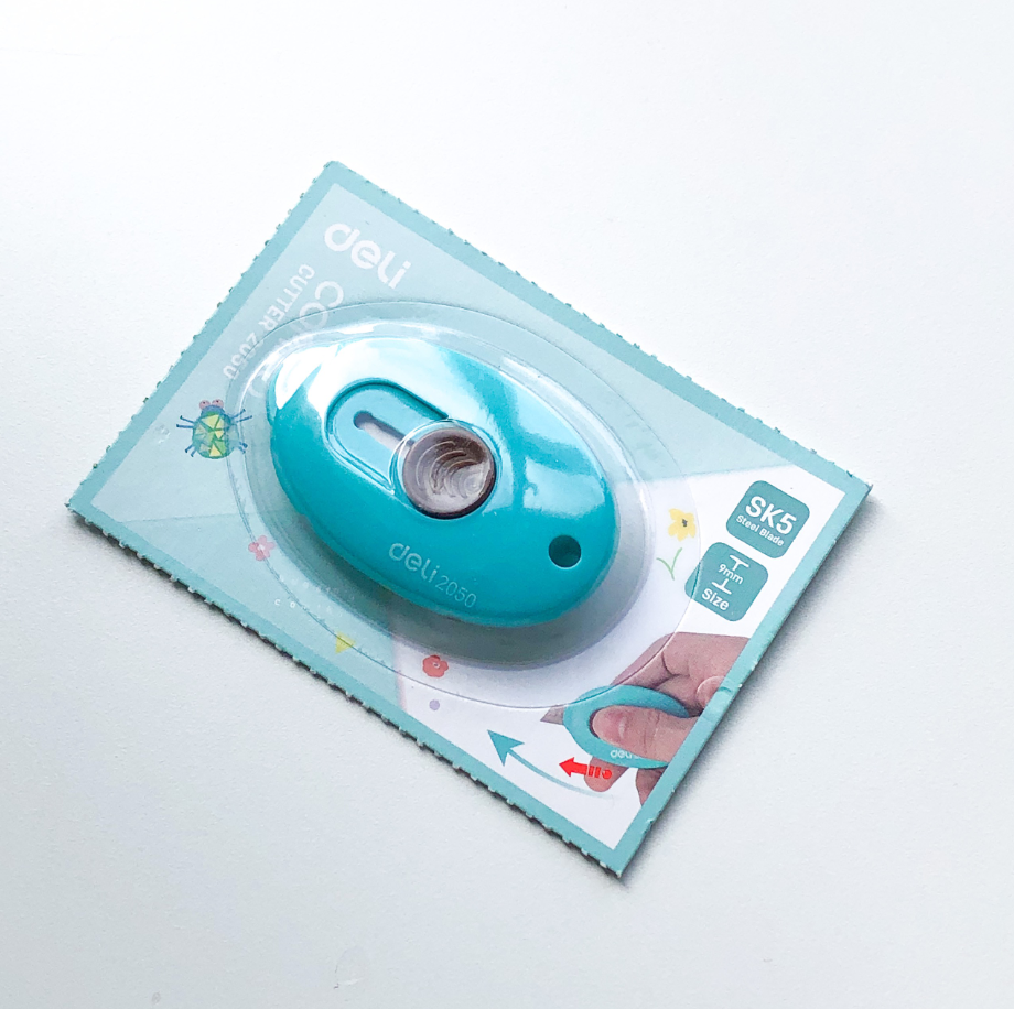 Dao Rọc Giấy Mini Dễ Thương Nhỏ Gọn Deli - E2050 - Hidari