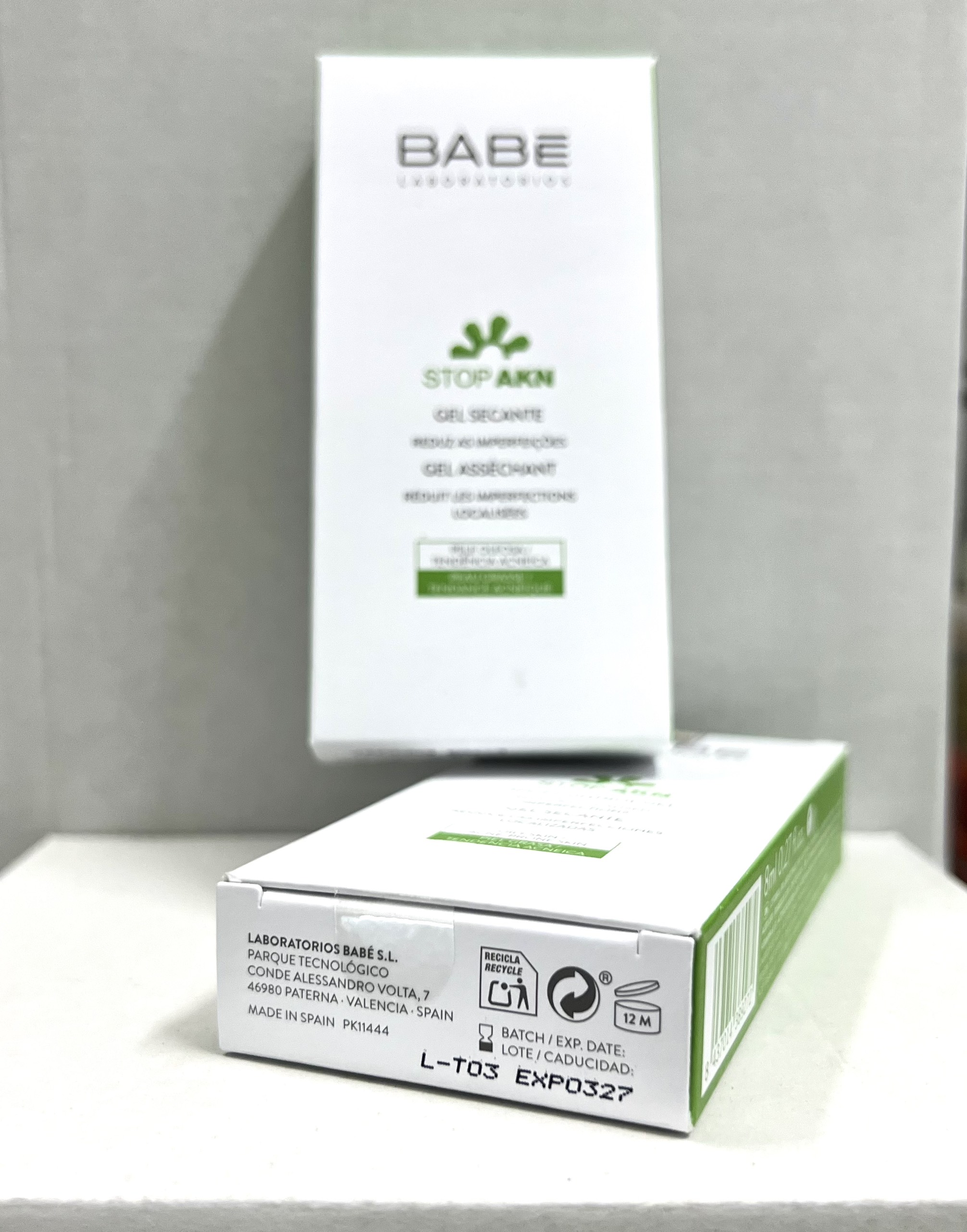 Gel chấm mụn BABÉ STOP AKN Spot Control Gel 8ml