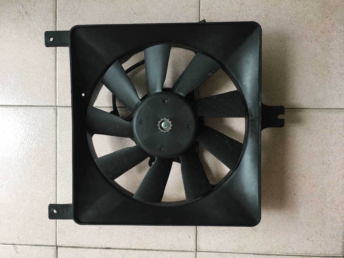 Quạt két nước Suzuki Wagon R+