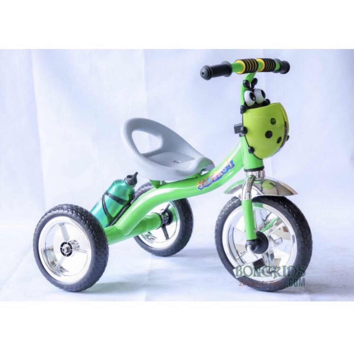 Xe đạp 3 bánh giỏ con bọ, có bình nước