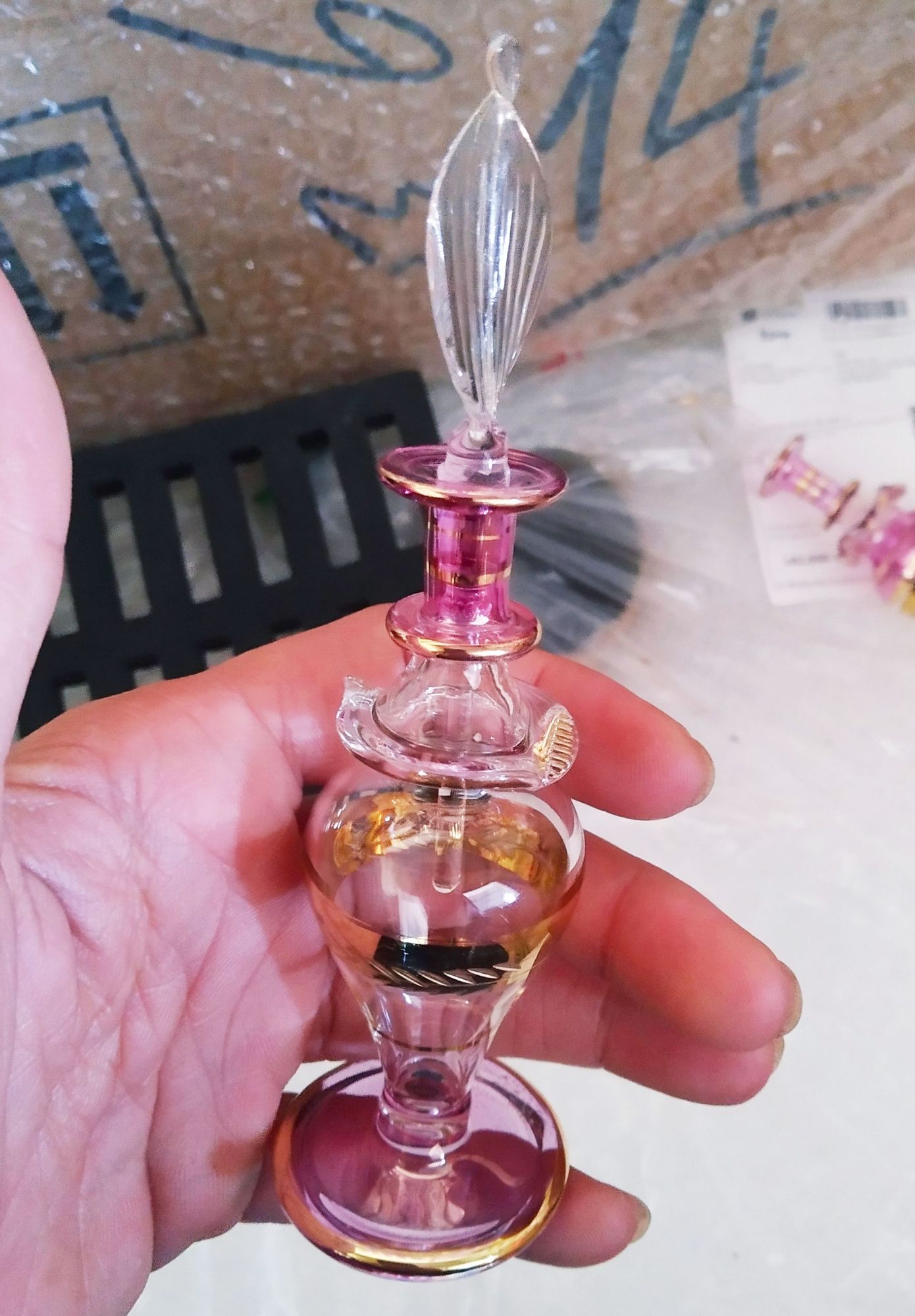 ngọc tuyết băng trinh,vỏ chai thủy tinh tuyệt vời chiết tinh dầu dubai rất sang trọng