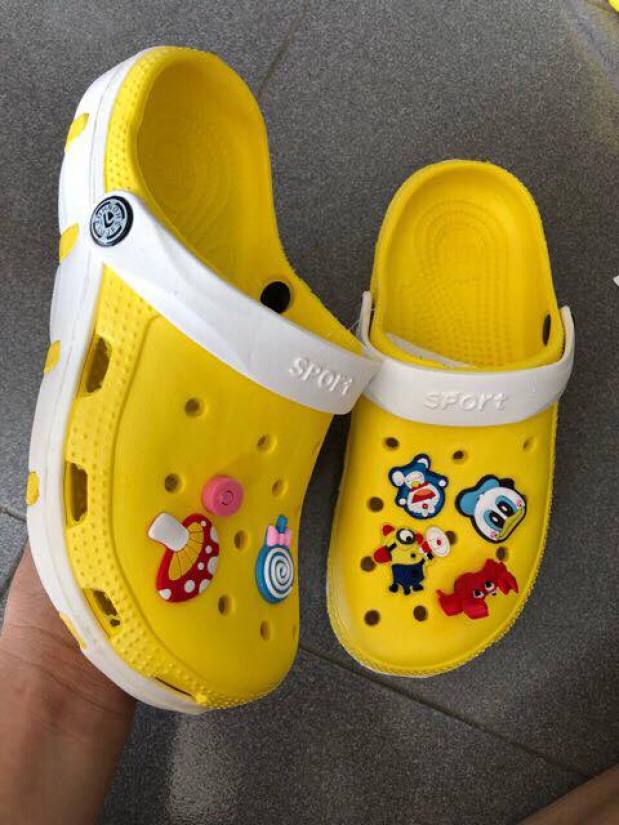 Dép Sục Nữ Crocs Đế Bằng Cao Cấp Full Bõ (không tặng kèm sticker) giá rẻ