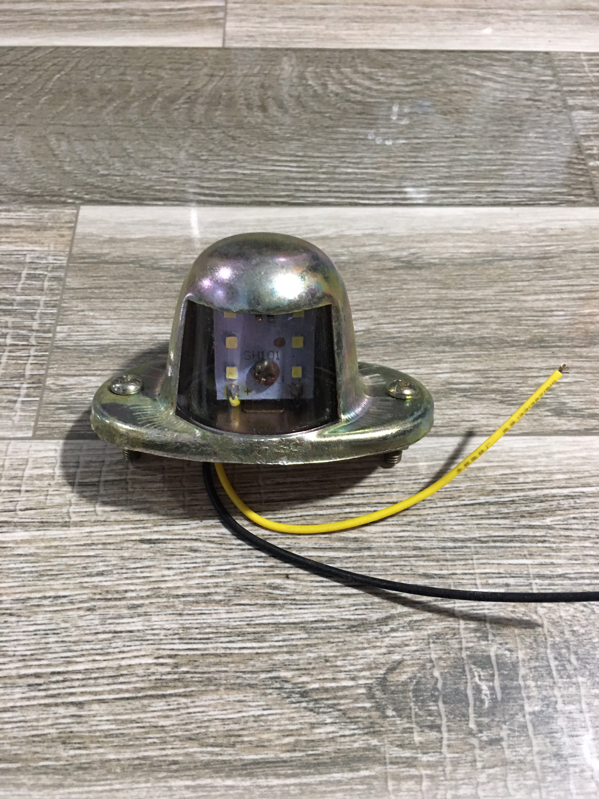 Sản phẩm gia đình làm: Đèn soi biển số 24v sắt