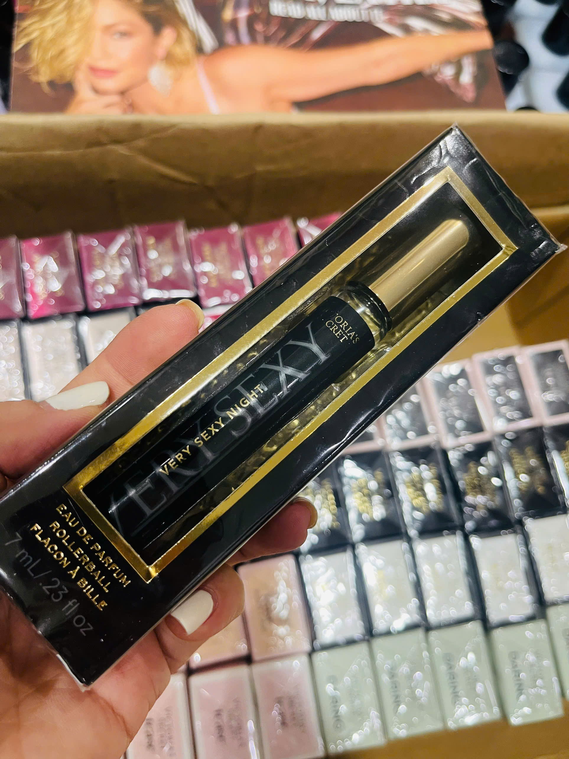 [Auths - Nhiều Mùi] Nước Hoa lăn Lưu Hương lâu của hãng victoria secret (7ml)