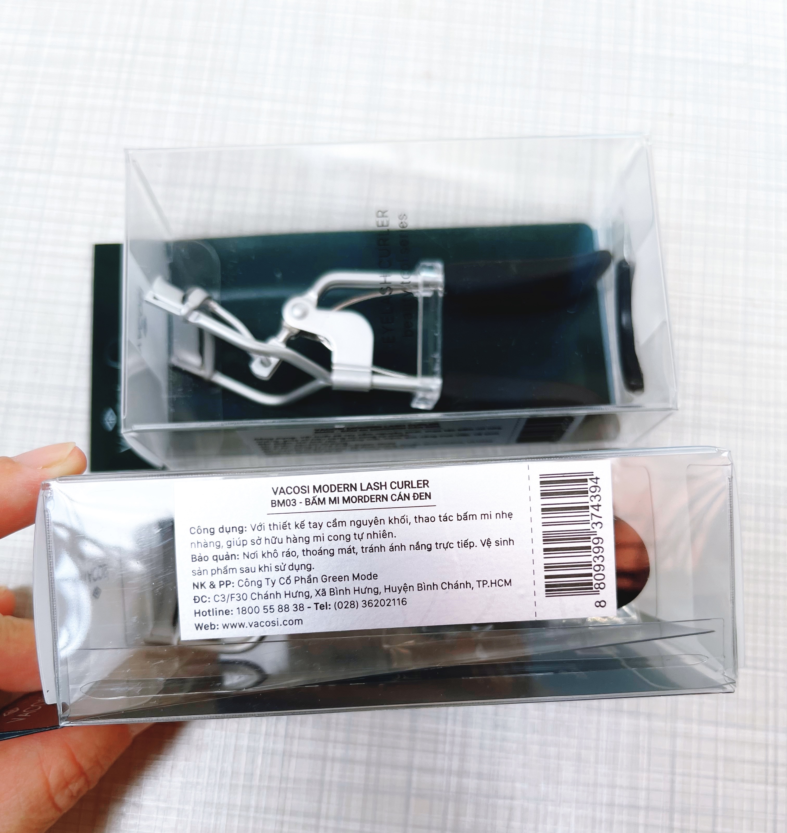 Bấm mi Vacosi Modern Lash Curler cán đen BM03
