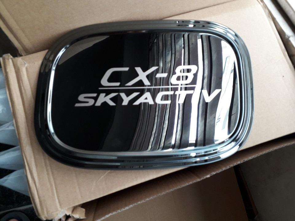 Ốp nắp xăng mazda cx8