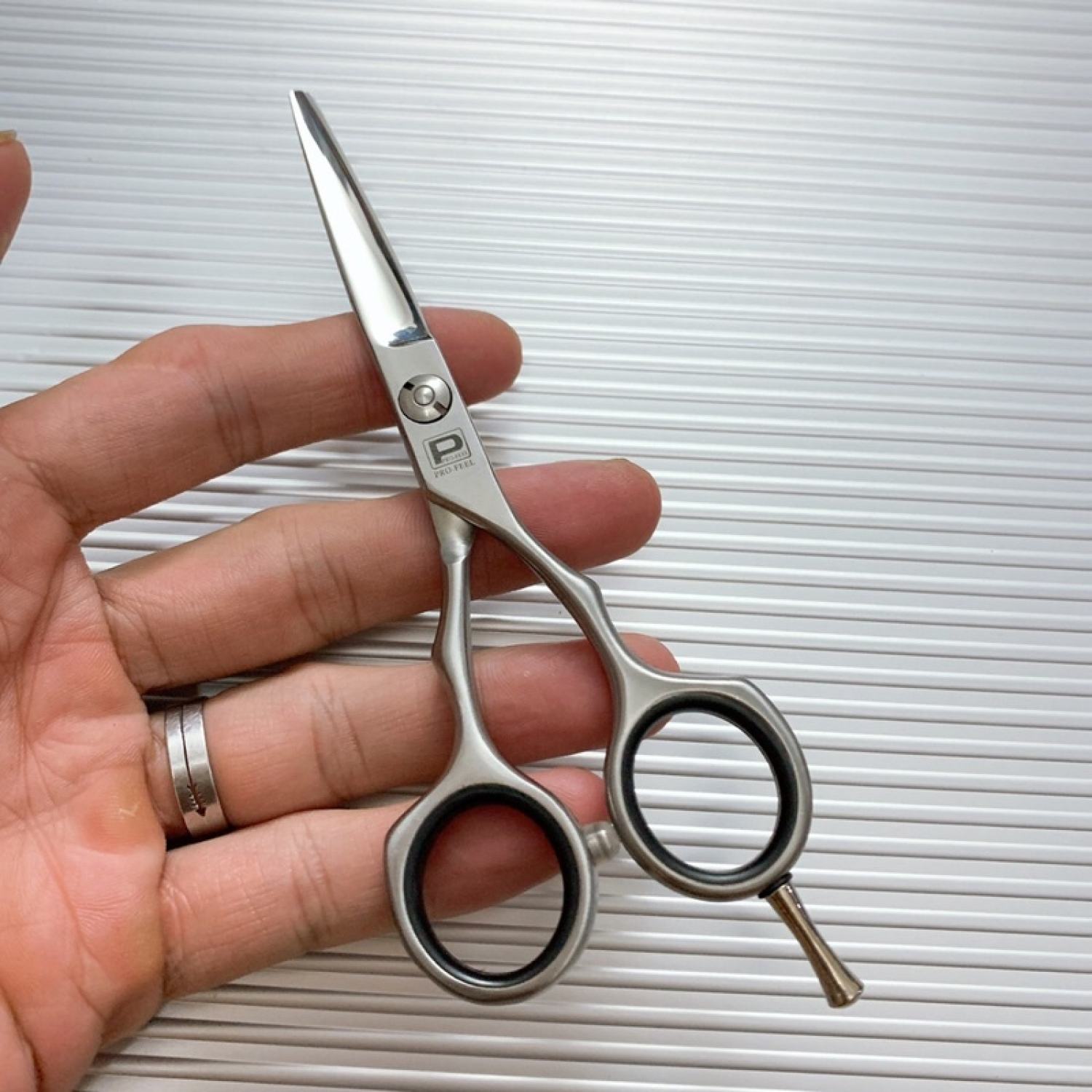 Kéo cắt tóc cao cấp chuyên nữ 5.5 inches hs017