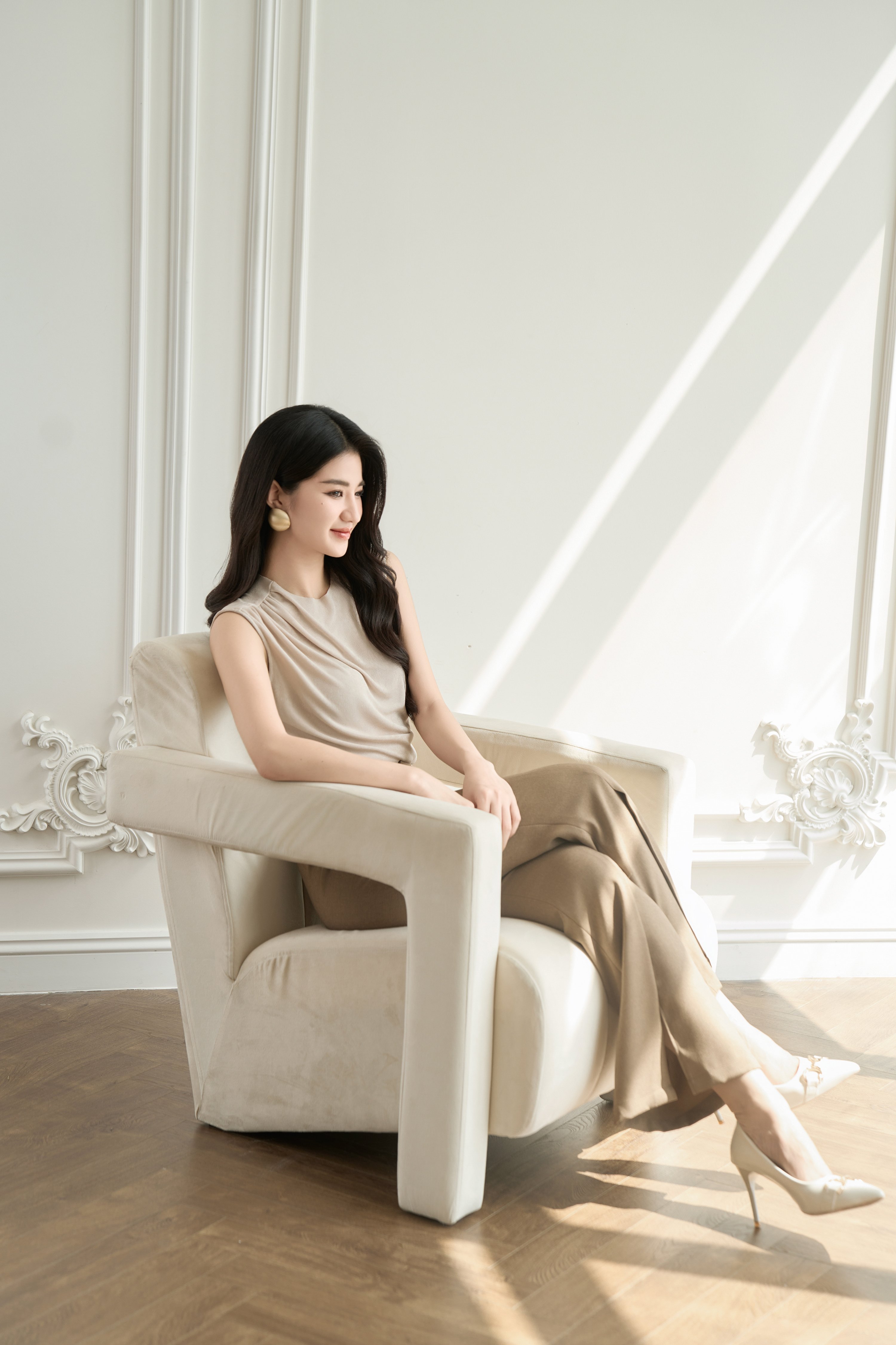 Voucher siêu sale 15% OLV - Áo Milcah Beige Top