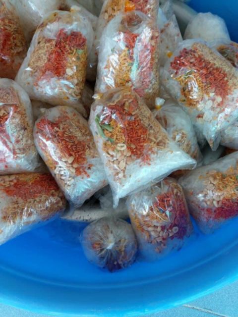 5 bịch bánh tráng trộn để riêng nước sốt