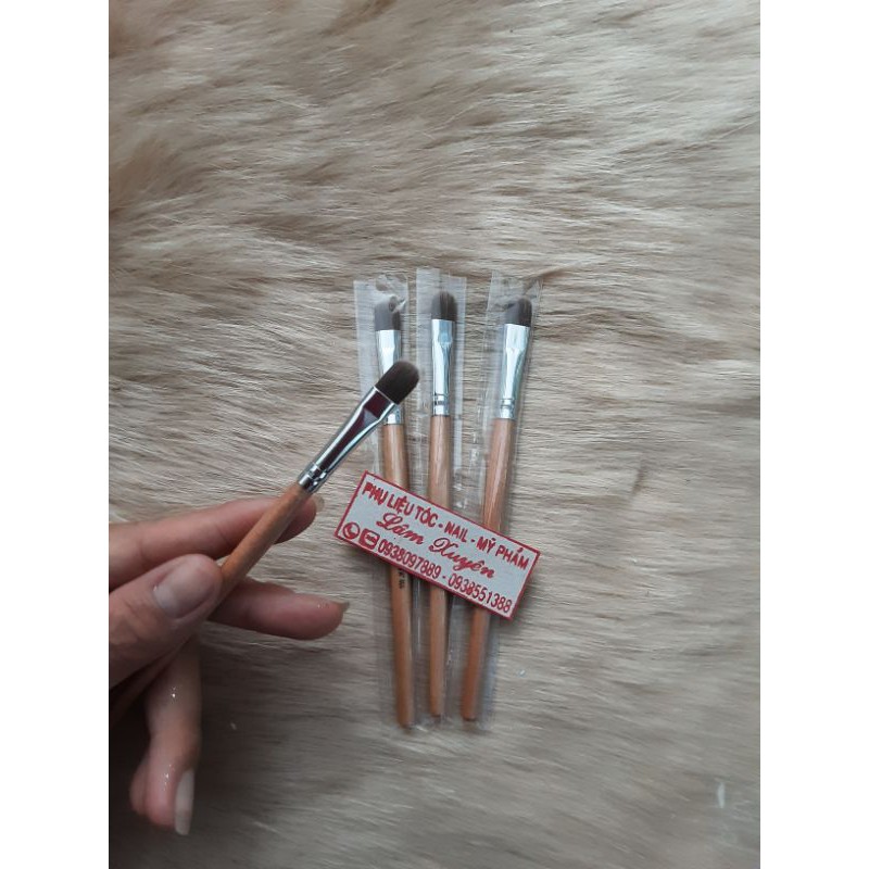 Cọ phen đầu móng tròn cán gỗ nhẹ dễ sử dụng