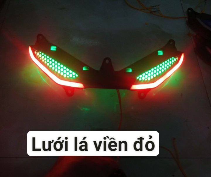 Demi lưới Exciter 150 có đèn làm sẵn rắc cắm như zin