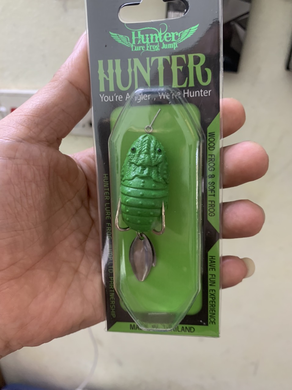 nhái giả , mồi hunter V4 ( mồi giả có thìa rẽ nước sống động)
