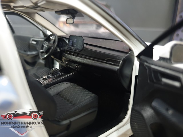 [HCM]Xe mô hình Mitsubishi Outlander 2023 tỉ lệ 1:18