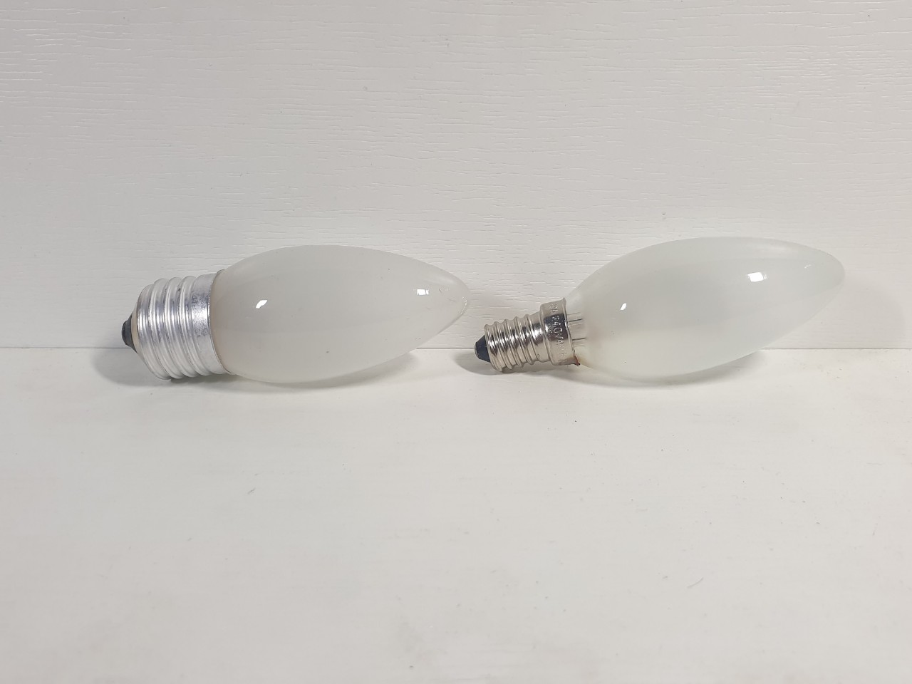 Bóng Đèn Sợi Đốt (Sợi Tóc) Cà Na 40W E14, E27 bóng đục, ánh sáng vàng
