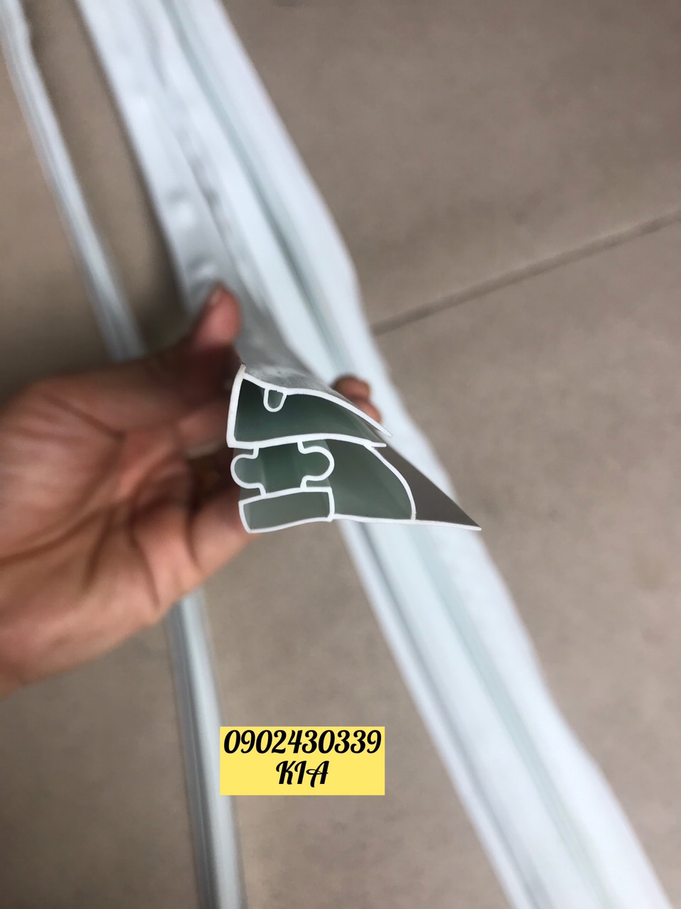 [HCM]Ron tủ lạnh kiểu bắt vít (kèm nam châm) 2m – Gioăng tủ – Zoăng tủ lạnh