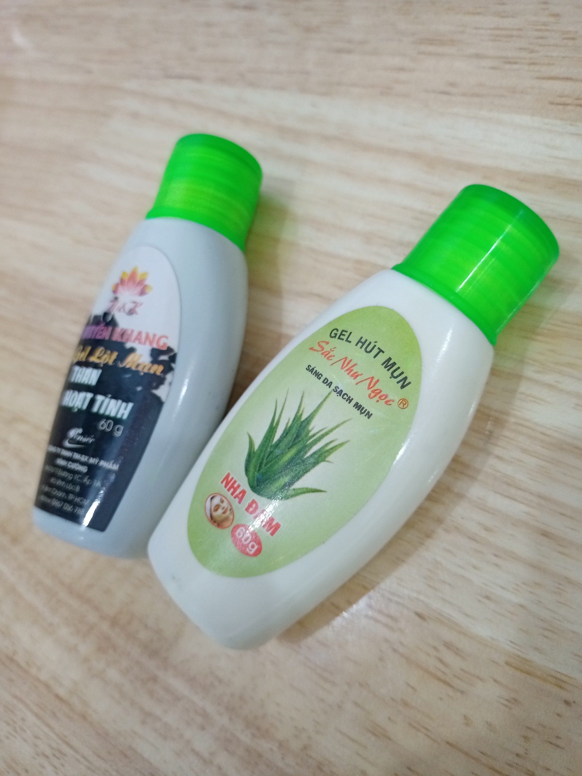 60gram Gel lột mụn Nha đam - than tre