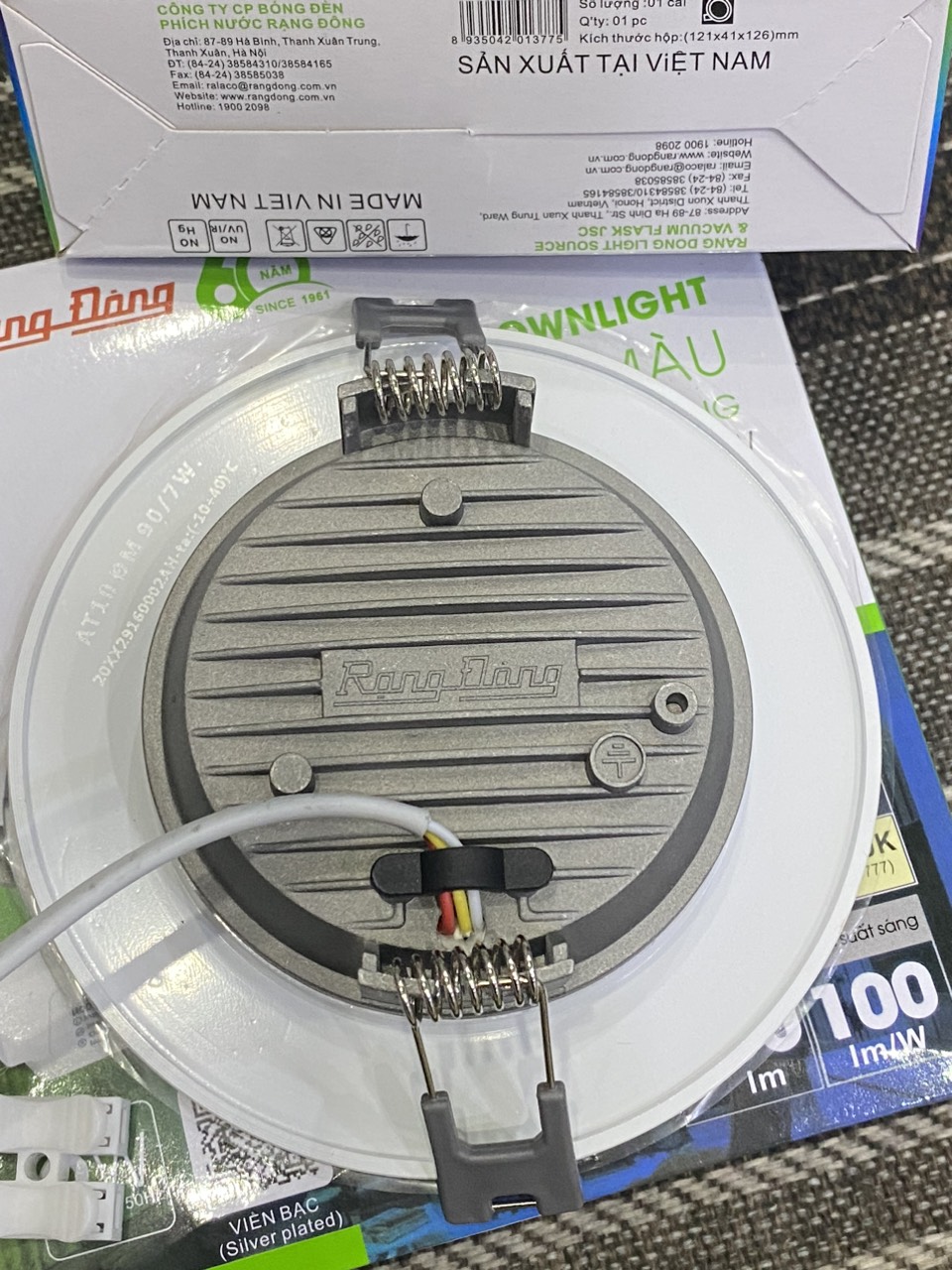 Đèn âm trần Rạng Đông 7w/phi 90, 9w phi 110 .3 màu,viền vàng