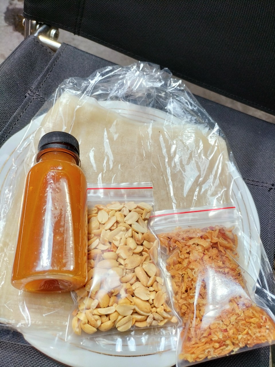 COMBO BÁNH TRÁNG DẺO PHƠI SƯƠNG CHẤM SỐT ME HÀNH PHI ĐẬU PHỘNG