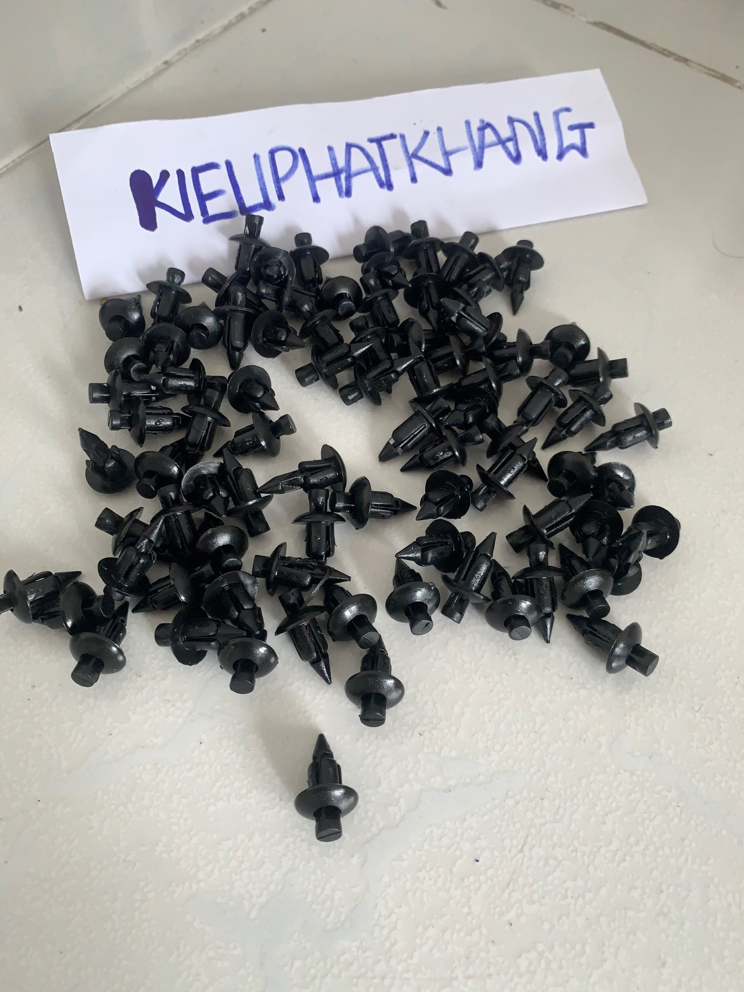 Nút bấm dàn áo nhựa giá 29k 10 nút