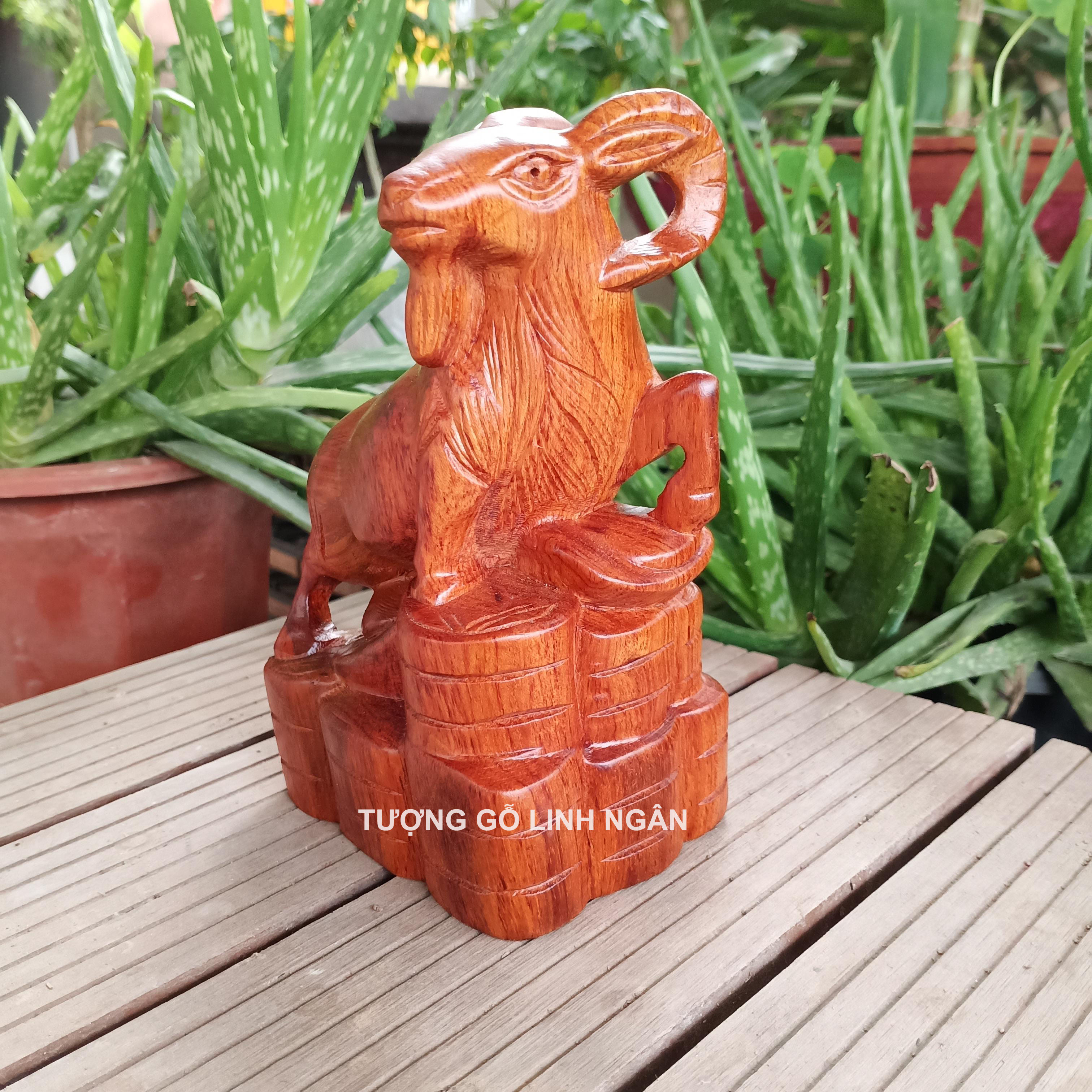 Tượng Dê gỗ hương (Cao 15, rộng 5, sâu 6 cm)
