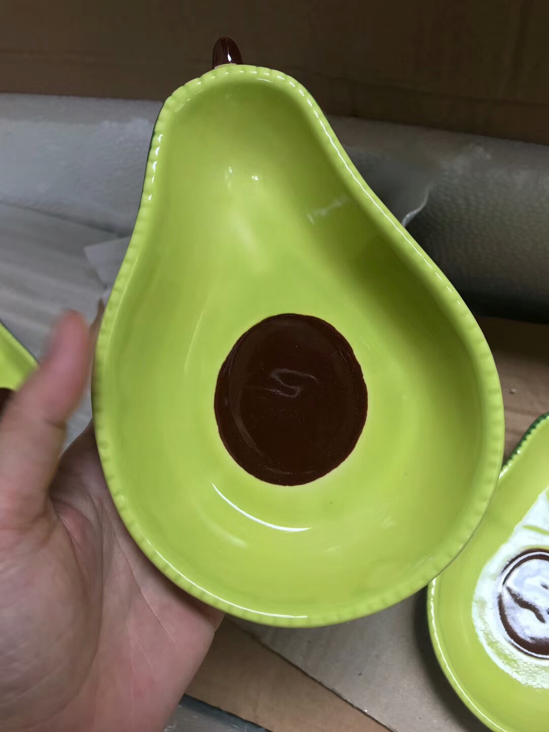 Bát sứ hình quả bơ 170ml cho bé ăn dặm