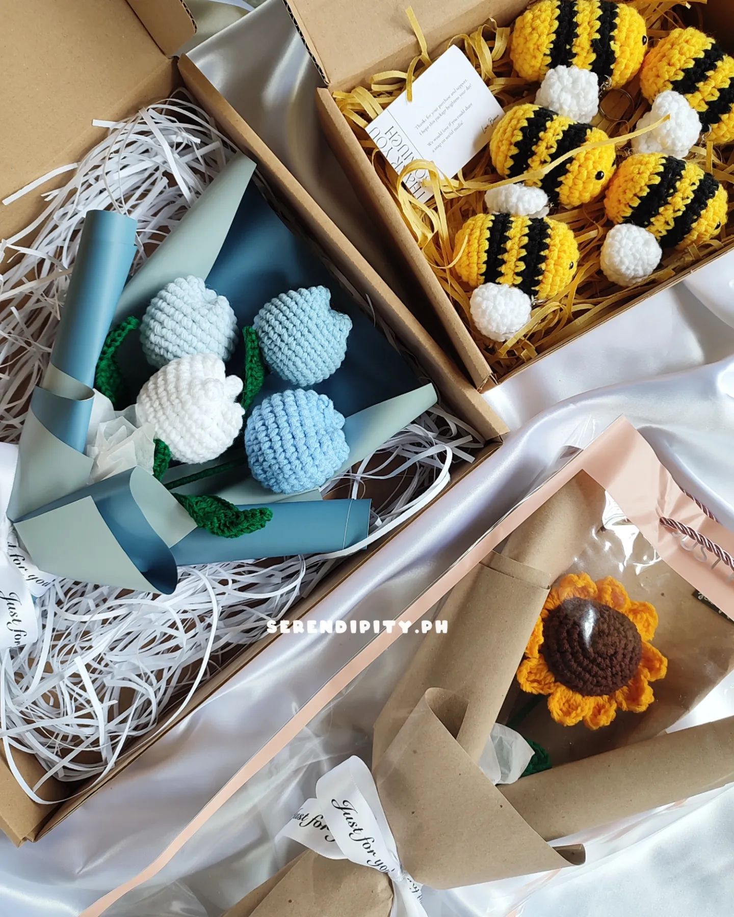 [Handmade] Hộp quà tặng (Hoa và thú len móc)