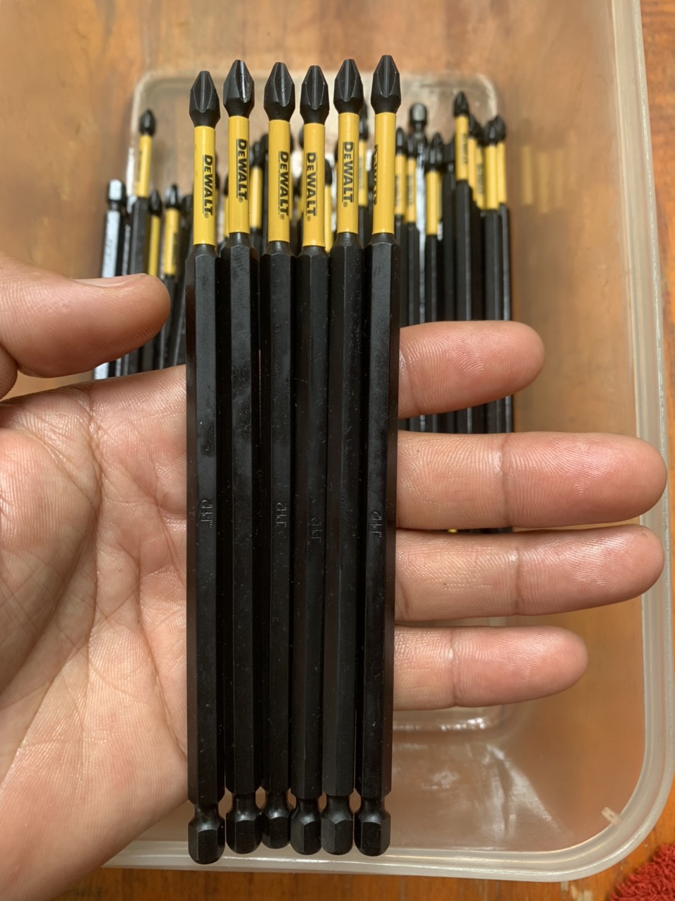 Mũi vít PH2 Dewalt đen dài 152mm chính hãng có từ ( SL : 1 mũi )