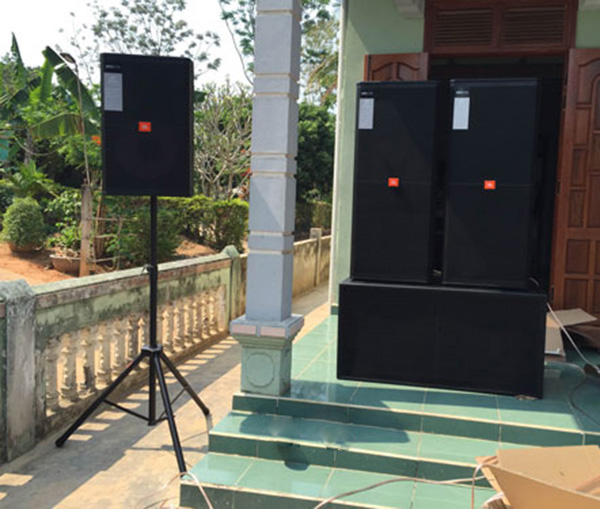 Chân loa sân khấu 502 ( màu xám bạc - giá bán 1cái )