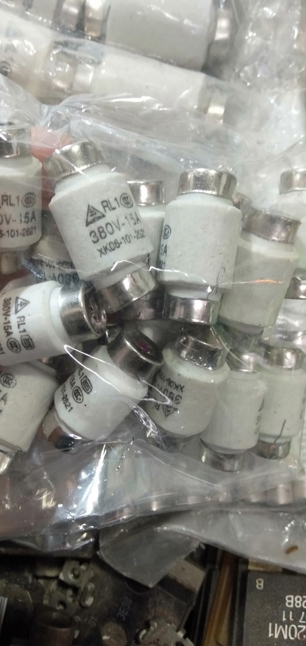 Cầu chì sứ 380v -15a combo 5 - điện tử nhật anh