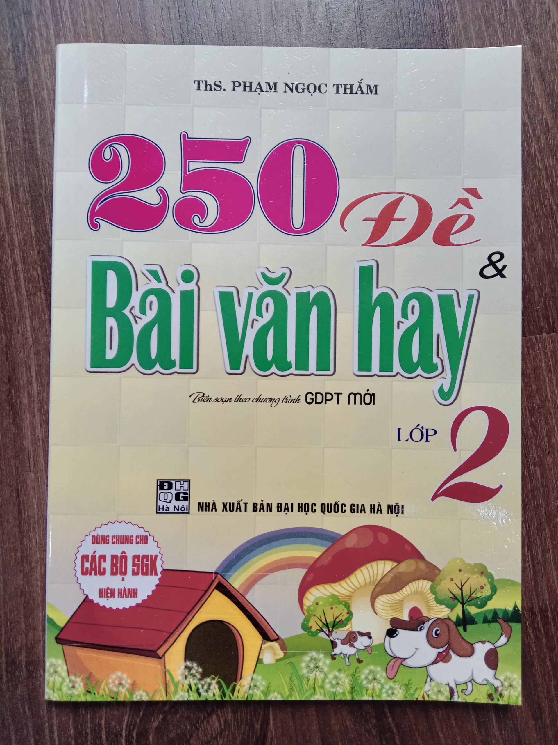 Sách - 250 Đề Và Bài Văn Hay Lớp 2 (Biên Soạn Theo Chương Trình GDPT Mới)