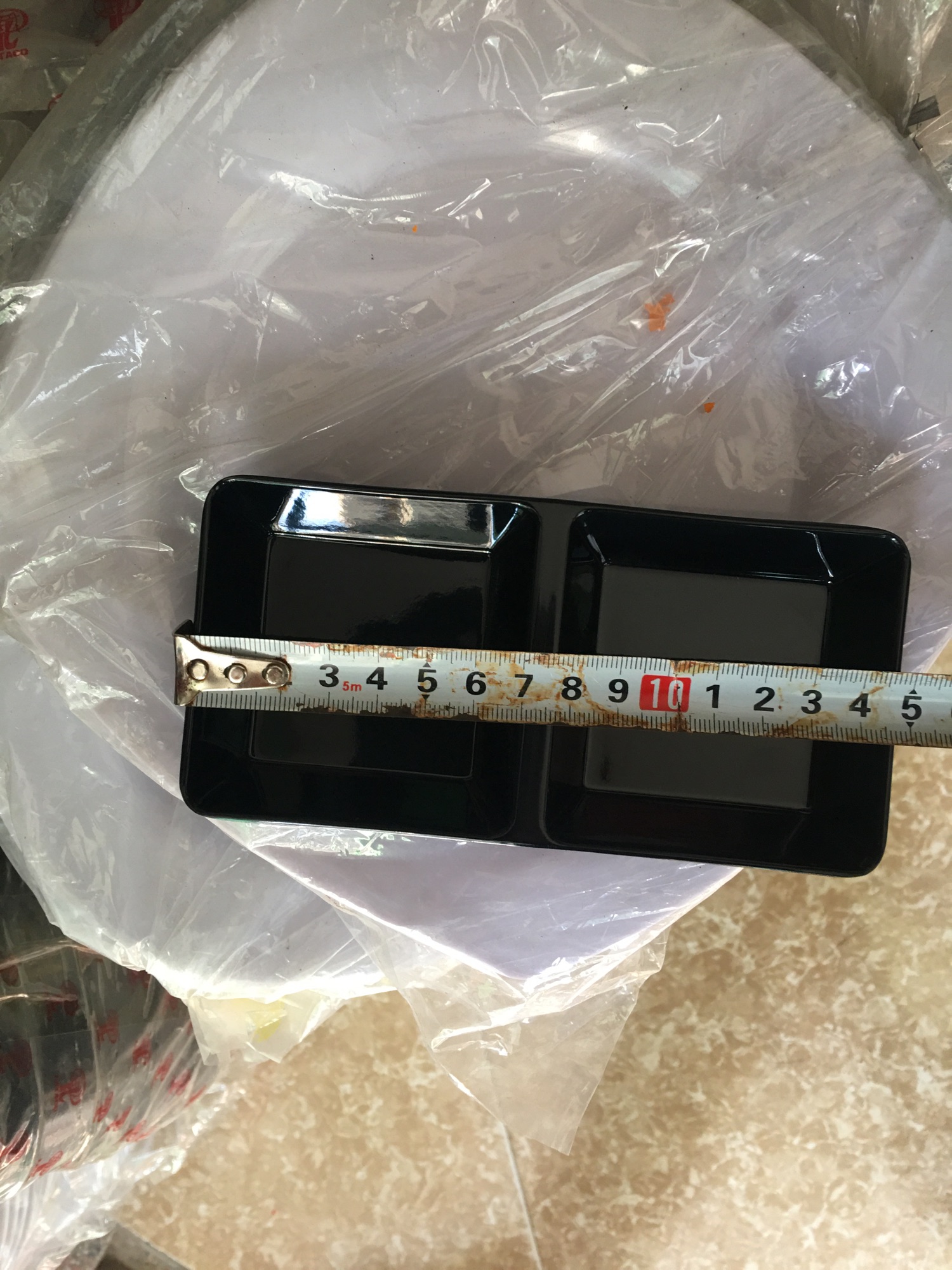 Đĩa chấm nhựa phíp 2 ngăn màu đen (kt: 15x8cm)