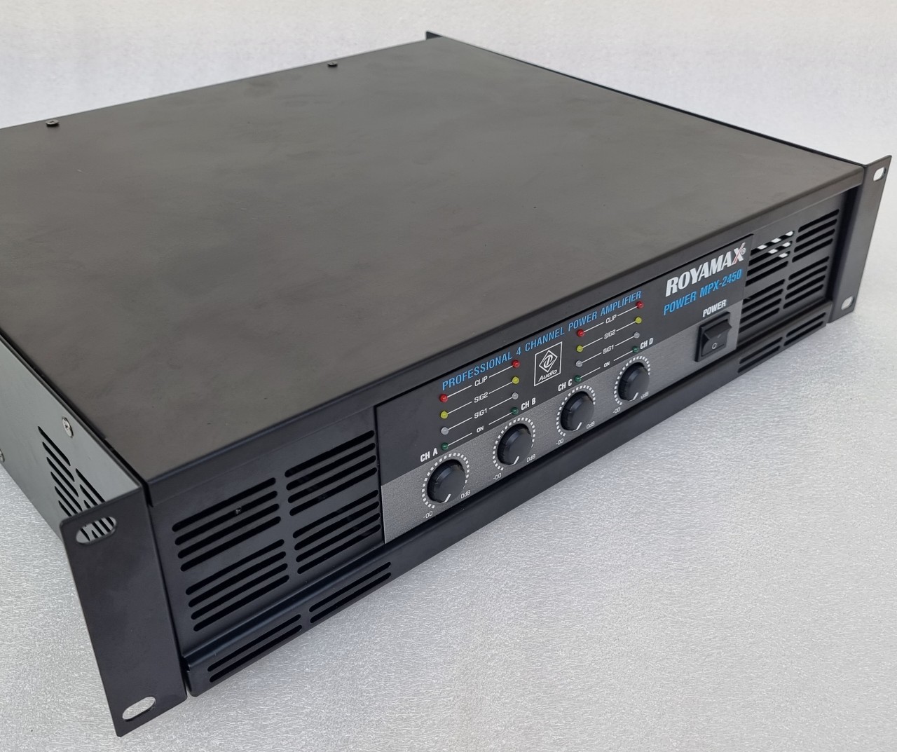 Cục đẩy 4 kênh 24 sò nguồn xung ROYAMAX