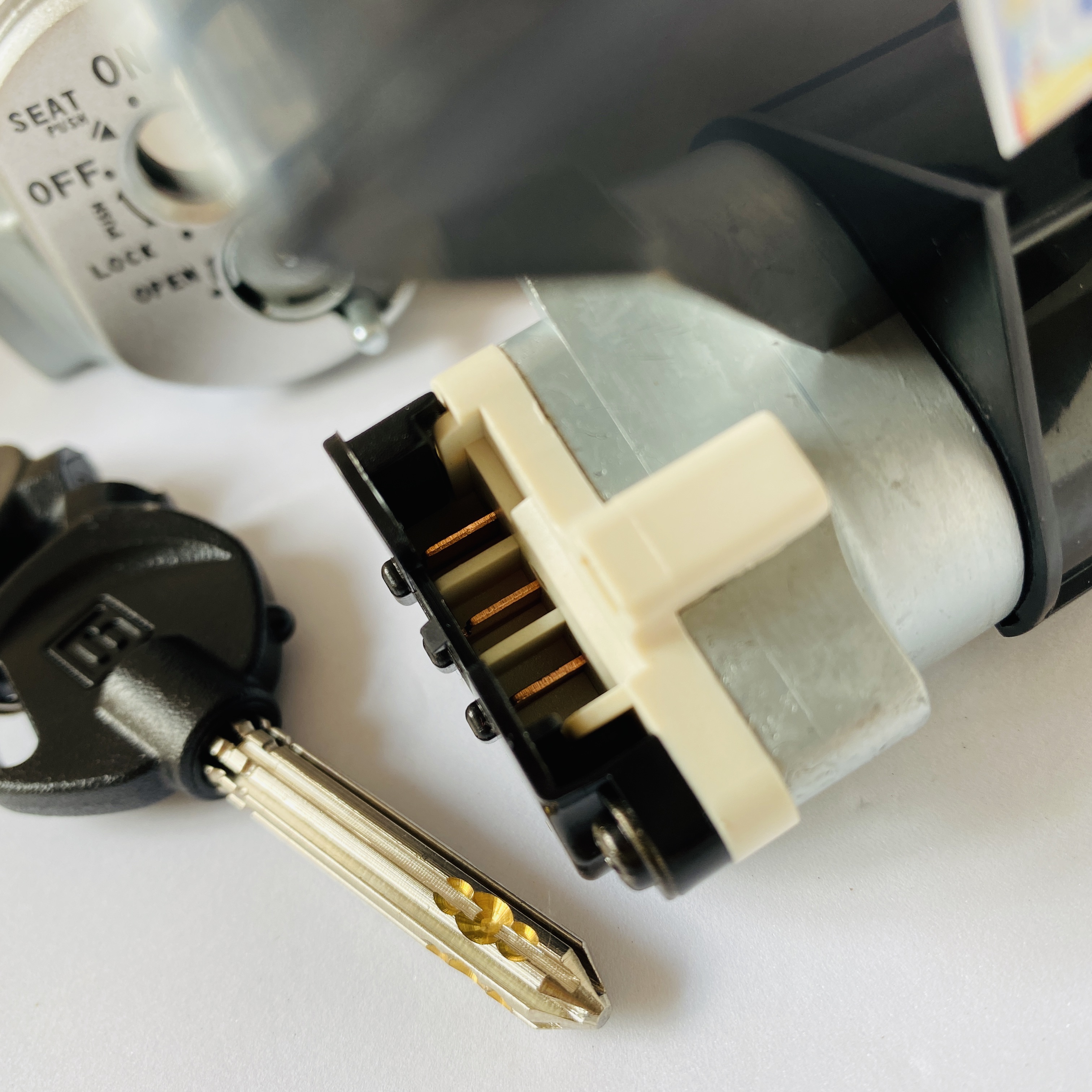 Ổ Khóa Từ 8 cạnh Honda Lead (SCR) Đời Cũ