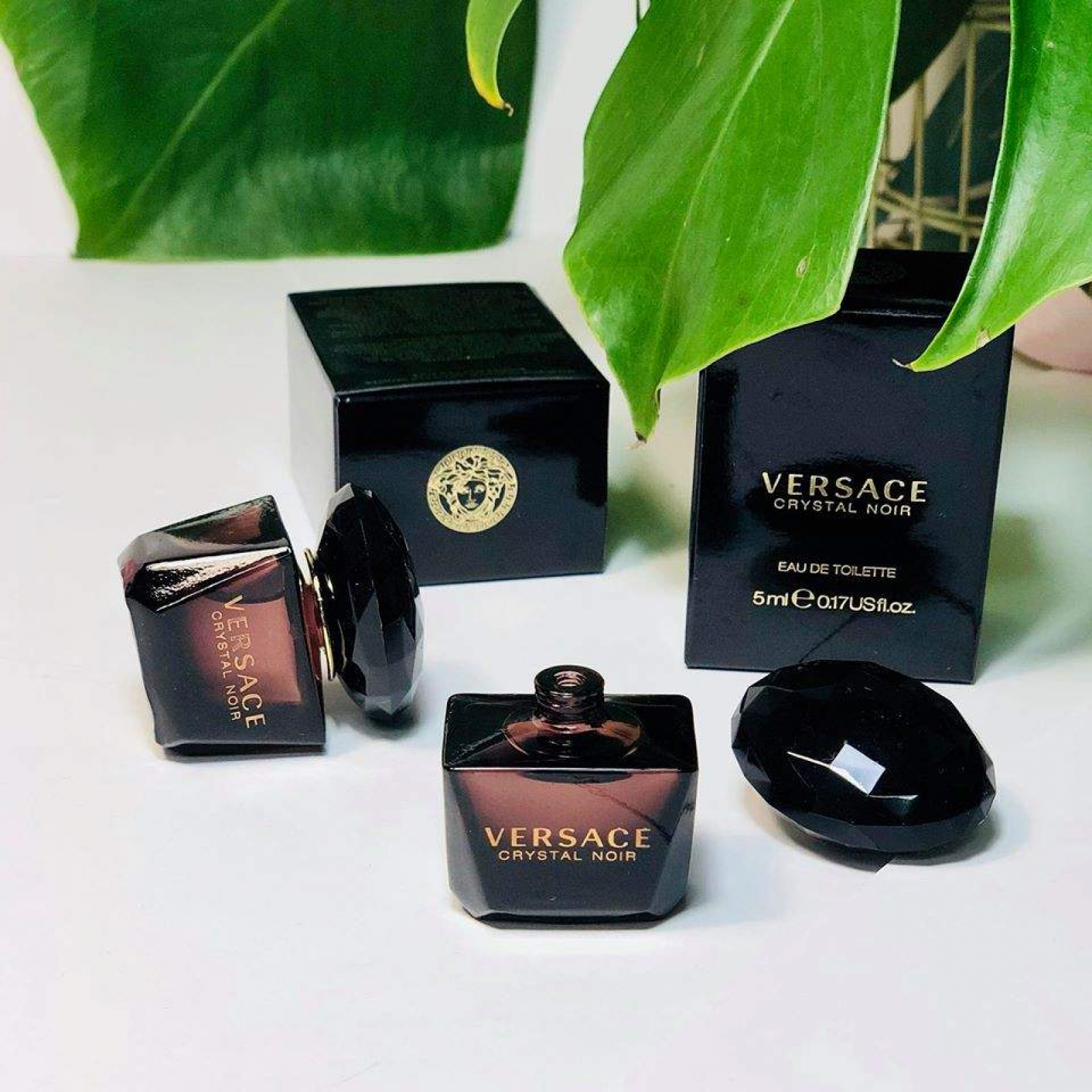 Nước Hoa Versace Crystal Noir Mini 5ml
