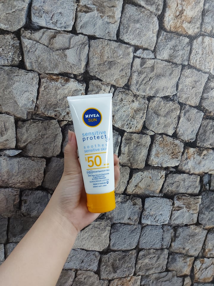 Kem chống nắng Nivea Sensitive Protect