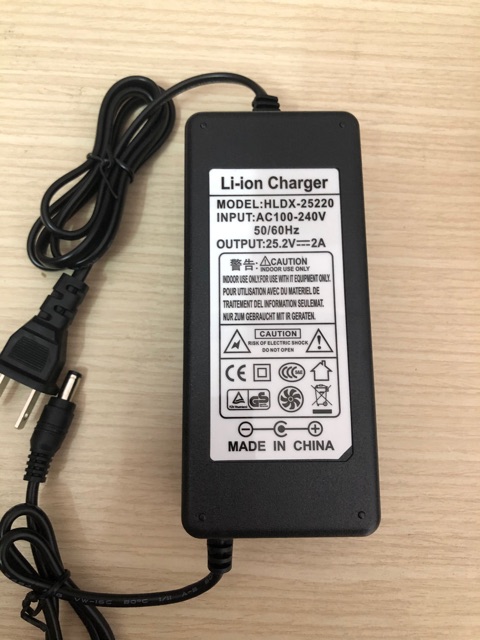 [HCM]Sạc pin Lion 6S 25.2V 2A chuẩn có Quạt