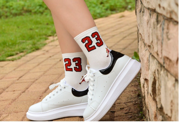 Tất cổ cao logo Jordan số 23.