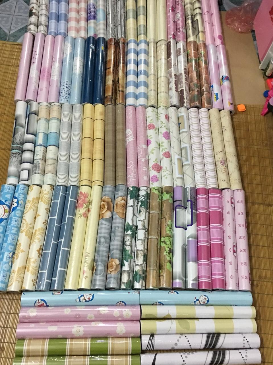 Giấy Dán Tường Sẵn Keo Dọc Hồng Sao (10m x 45cm)
