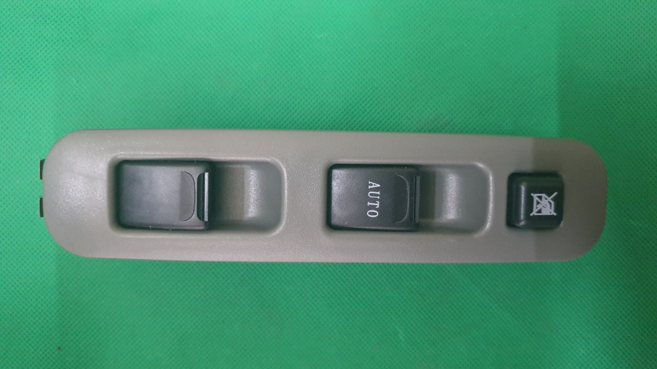 Công tắc bấm kính Dongben X30