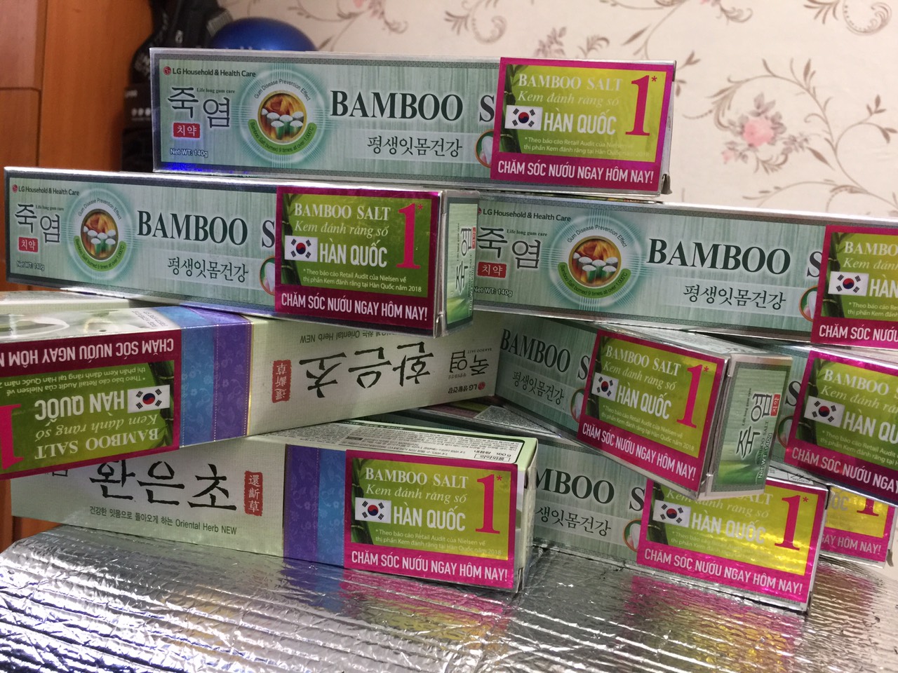 KEM ĐÁNH RĂNG HÀN QUỐC BAMBO SALT 140Gr