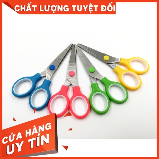 1 cây kéo thủ công 902