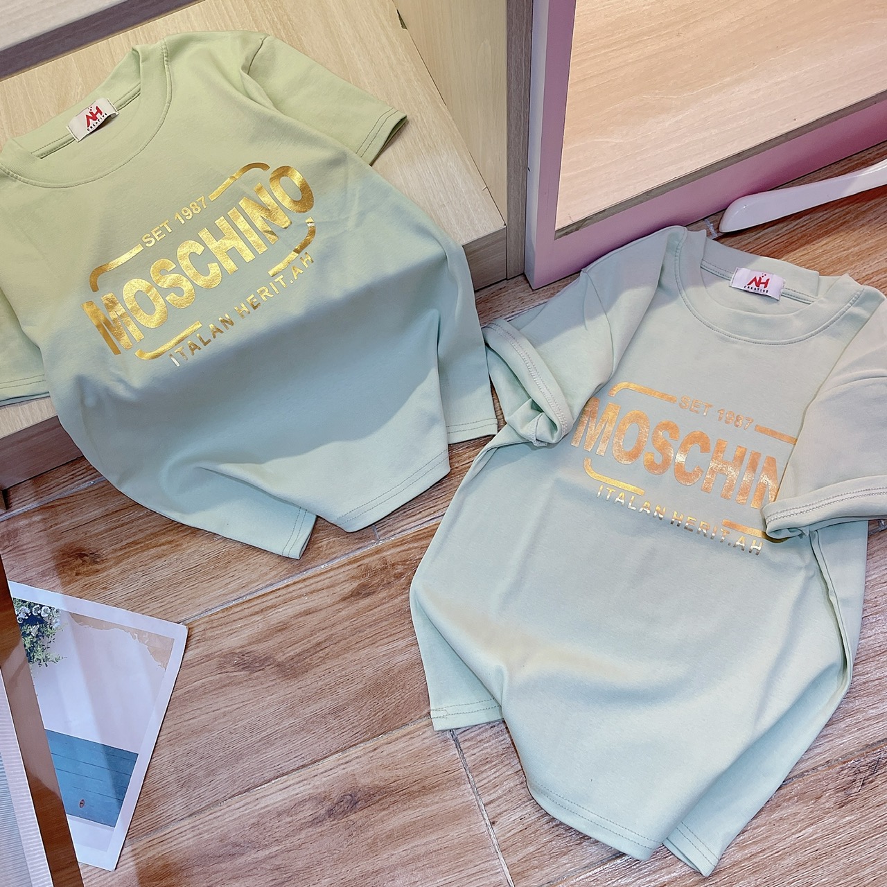 Áo thun babytee dáng ôm nữ phối chữ nhũ ( babytee Nhũ )